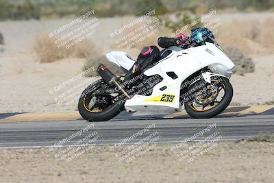 media/Nov-16-2025-Race Pace (Sun) [[8c5fa54630]]/Verified Riders/7-Turn 4 (1155am)/